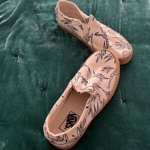 Vans women's Off The Wall Skateboard shoes low size 10.